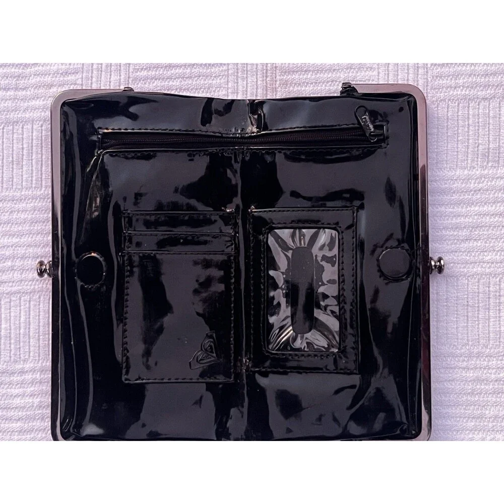 Mcbling 2000s Roxy Y2K Black Kiss Lock Wallet Clutch Tri Fold Patent Logo Emo